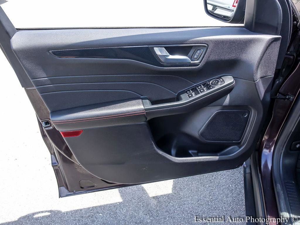 Used 2023 Ford Escape ST-Line w/ Tech Pack #1 AWD/4WD image 21