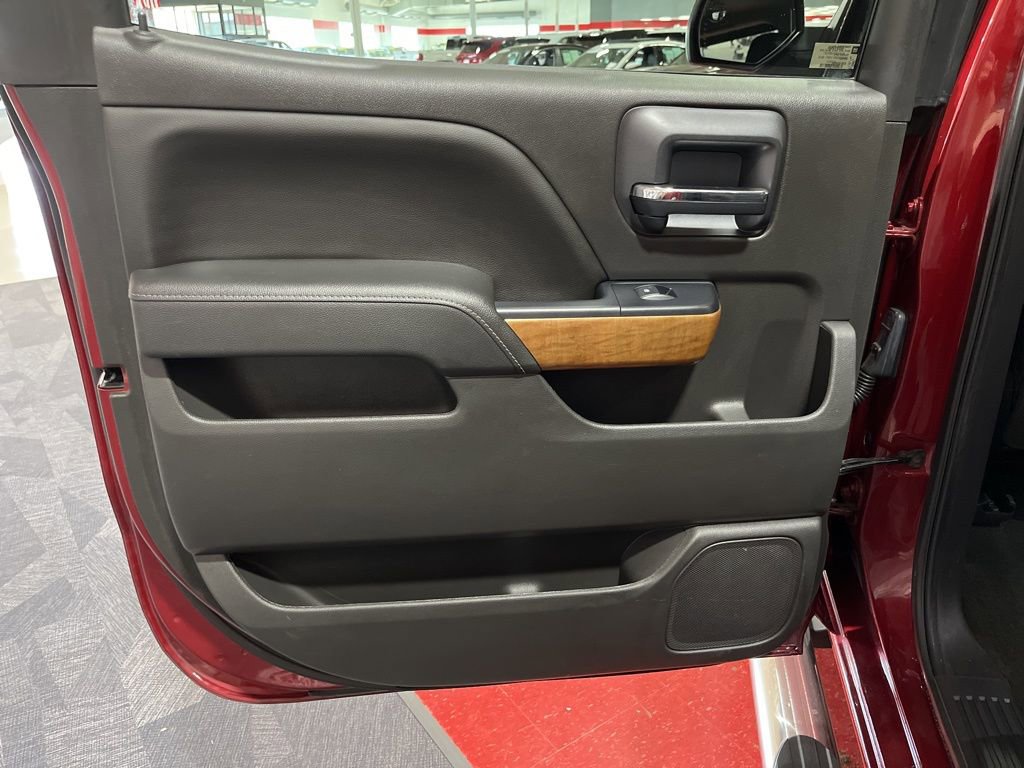 Used 2018 Chevrolet Silverado 1500 LTZ w/ Sport Package AWD/4WD image 17