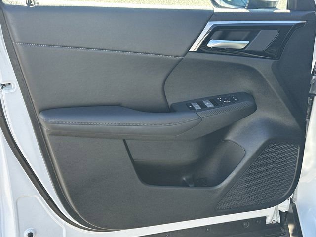 Used 2024 Mitsubishi Outlander SE image 13