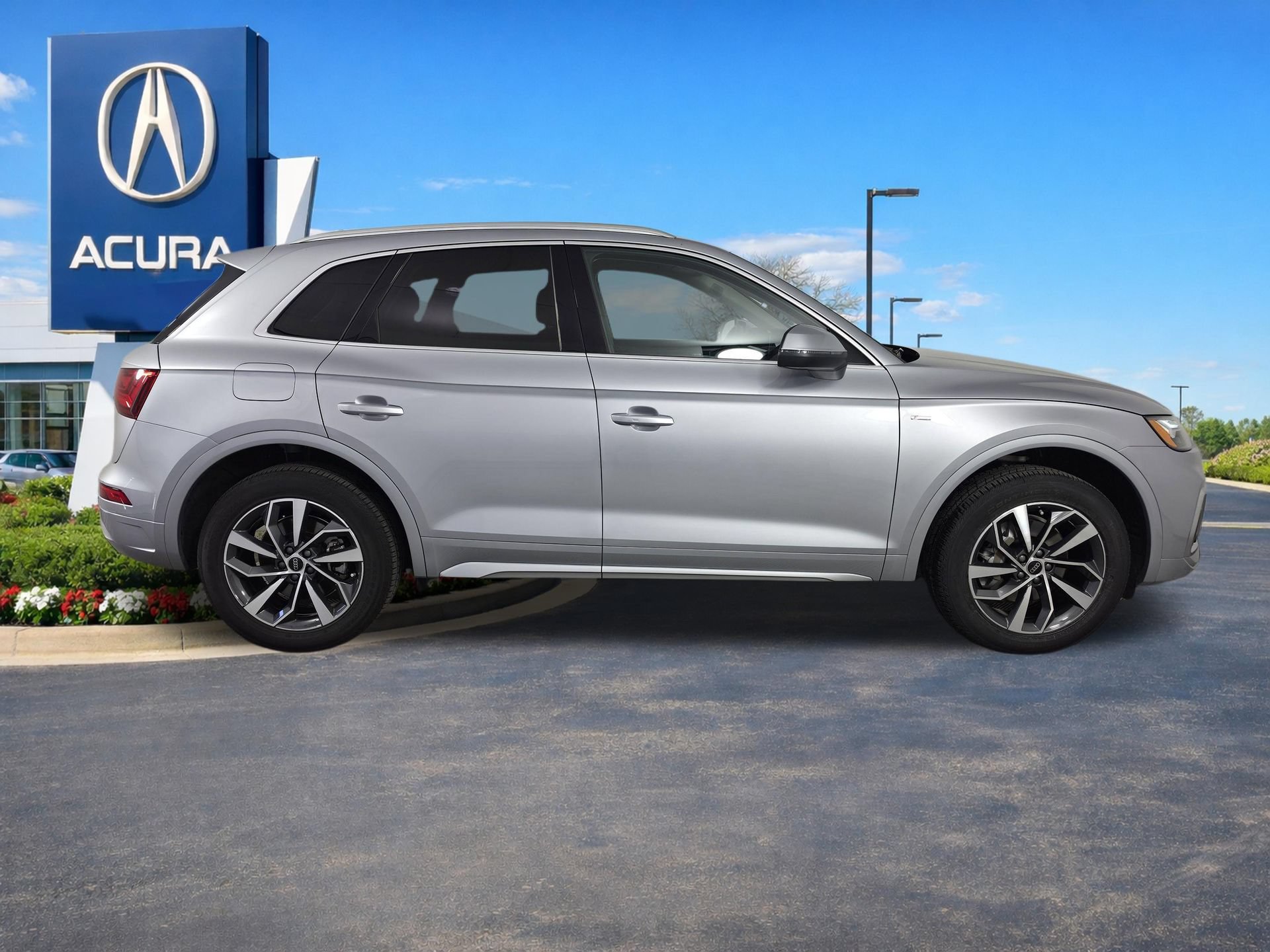 Used 2023 Audi Q5 2.0T Premium Plus w/ Premium Plus Package AWD/4WD image 7