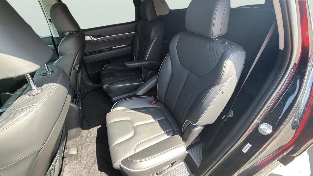 Used 2023 Hyundai Palisade SEL w/ Premium Package image 19