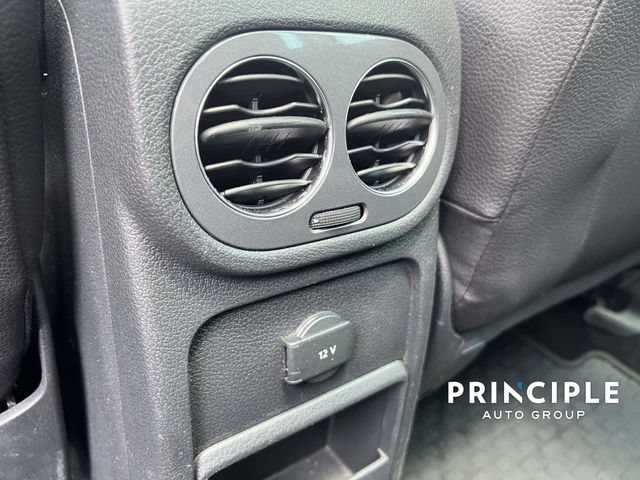 Used 2016 Volkswagen Tiguan SE FWD image 31