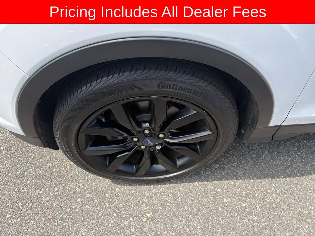 Used 2017 Ford Escape SE w/ SE Sport Appearance Package AWD/4WD image 4