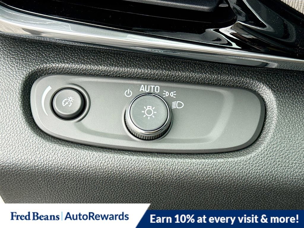 New 2026 Buick Envista Avenir image 10