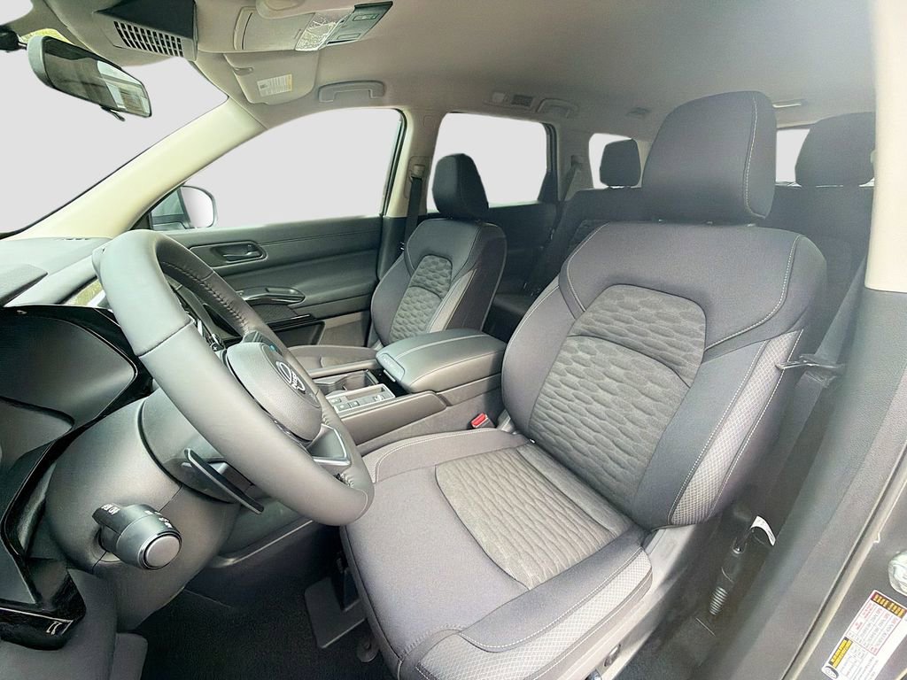 New 2025 Nissan Pathfinder SV w/ Black Appearance Package image 22