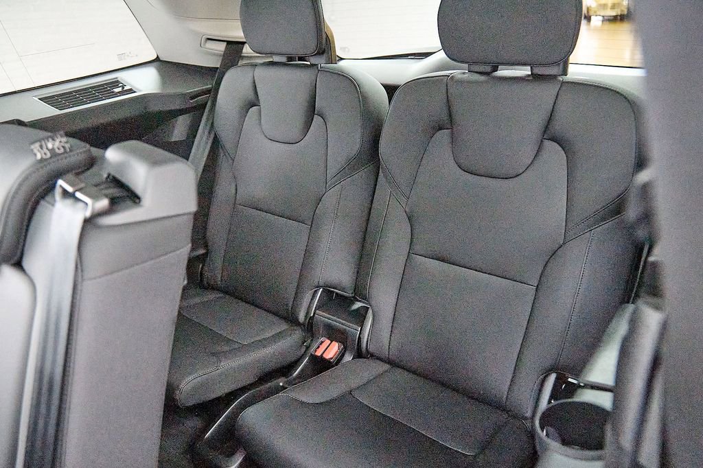 New 2026 Volvo XC90 B6 Plus w/ Protection Package Premier image 28