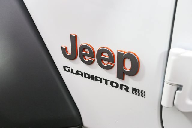 Used 2026 Jeep Gladiator Mojave AWD/4WD image 8
