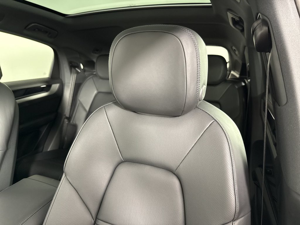 New 2026 Porsche Cayenne Coupe AWD/4WD image 40
