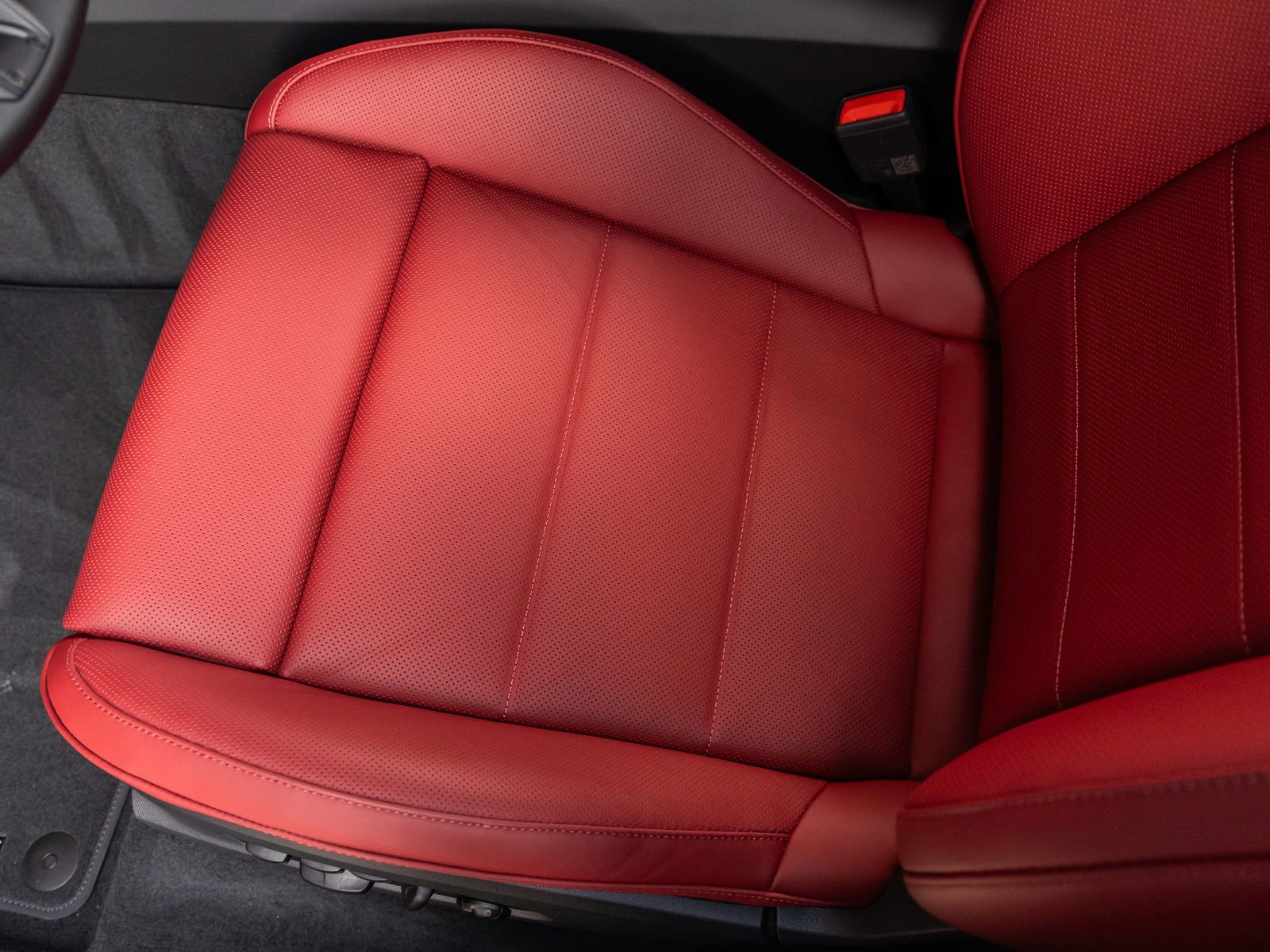 New 2026 Porsche Macan GTS Electric AWD/4WD image 28