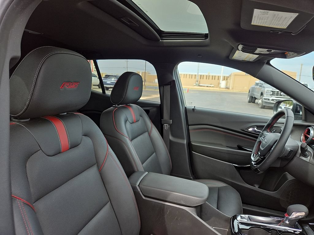 Used 2026 Chevrolet Trax RS w/ Sunroof Package FWD image 13