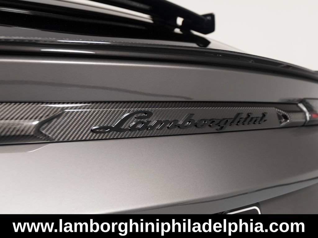 Used 2024 Lamborghini Urus Performante AWD/4WD image 55