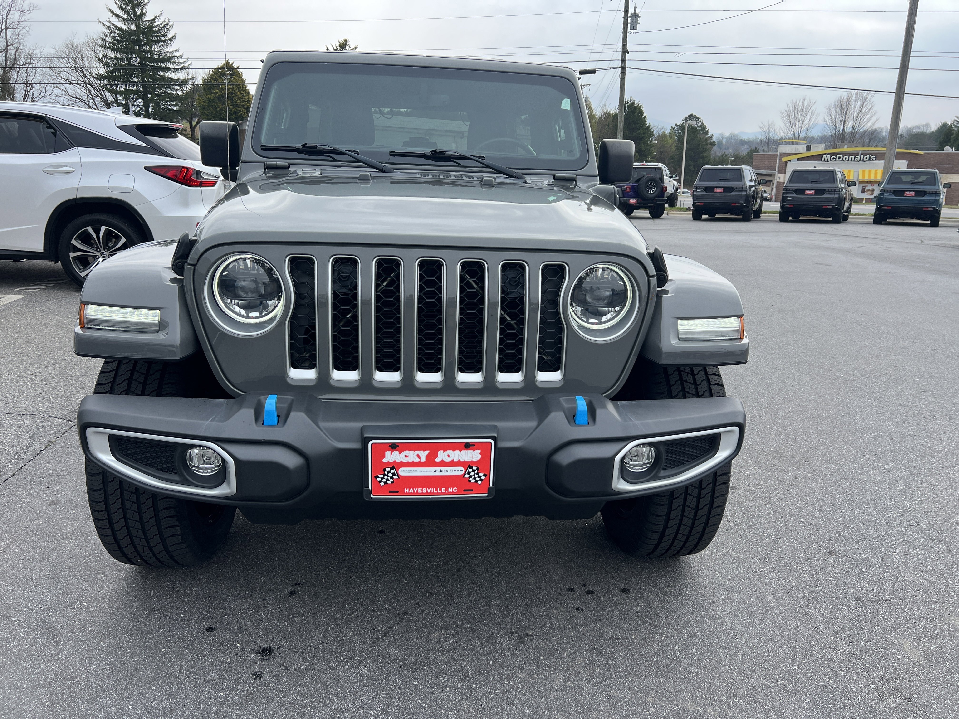 Used 2023 Jeep Wrangler Sahara w/ Cold Weather Group image 5