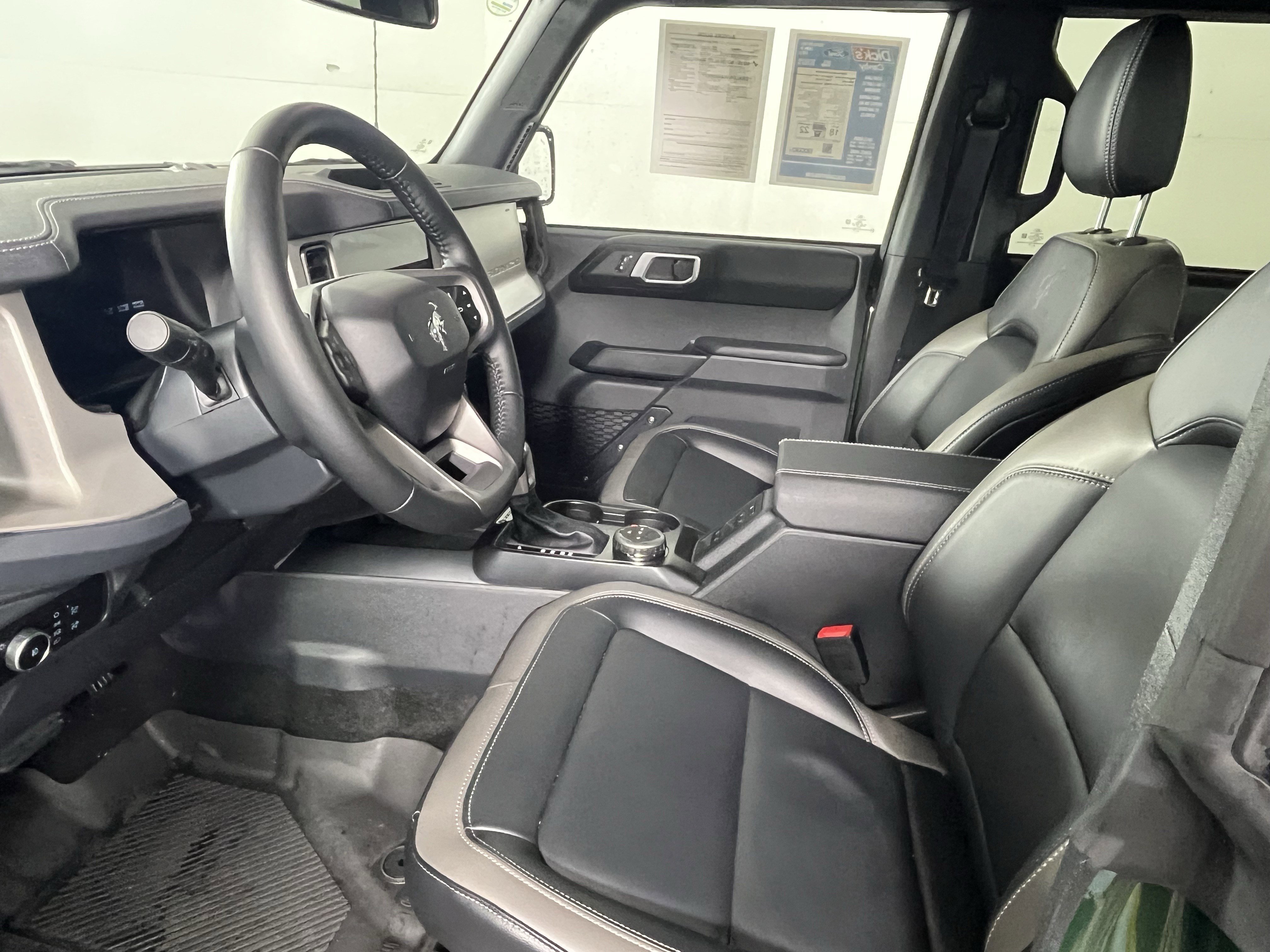 Used 2025 Ford Bronco Outer Banks image 9