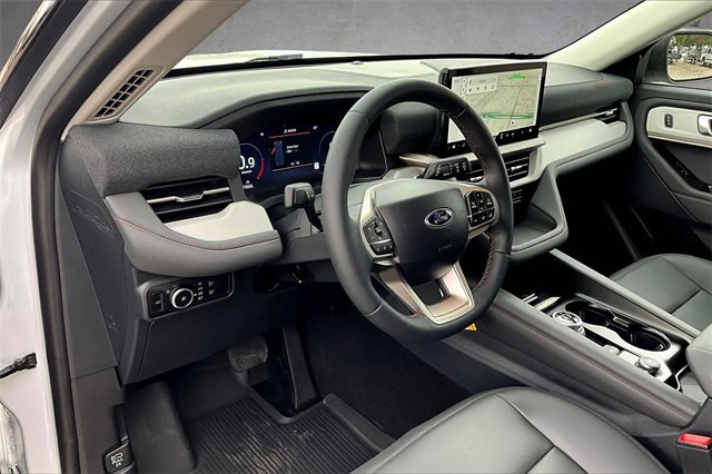 New 2025 Ford Explorer Active w/ Active Comfort Package image 6