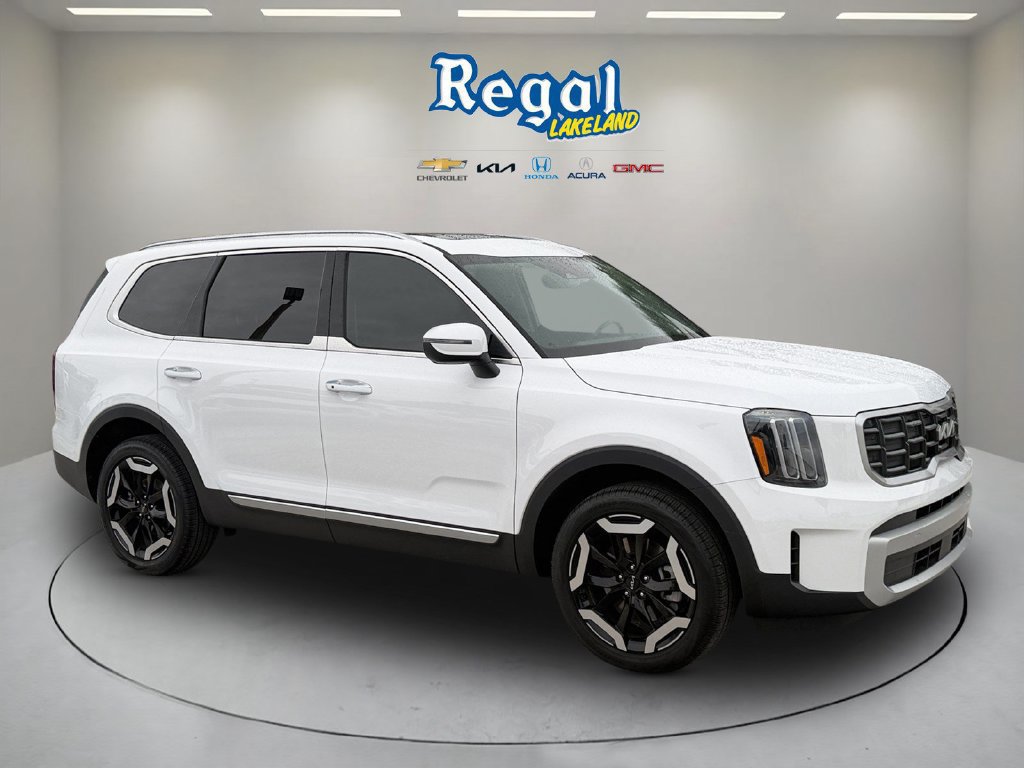 Certified 2025 Kia Telluride S