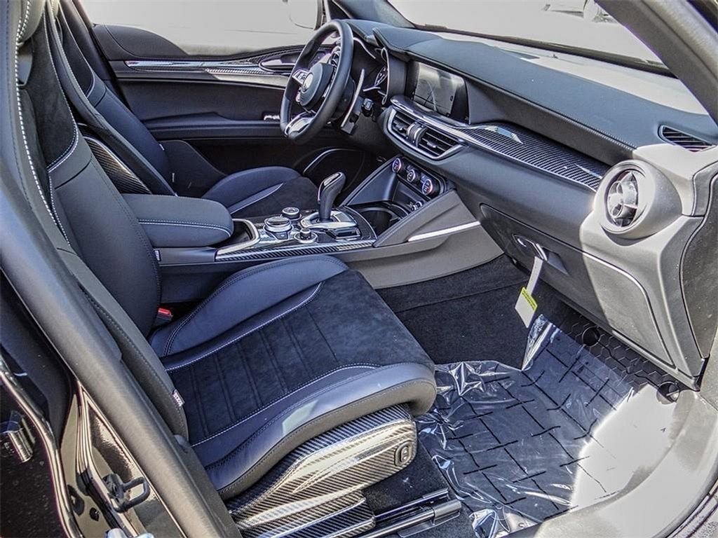 New 2023 Alfa Romeo Stelvio Quadrifoglio image 16