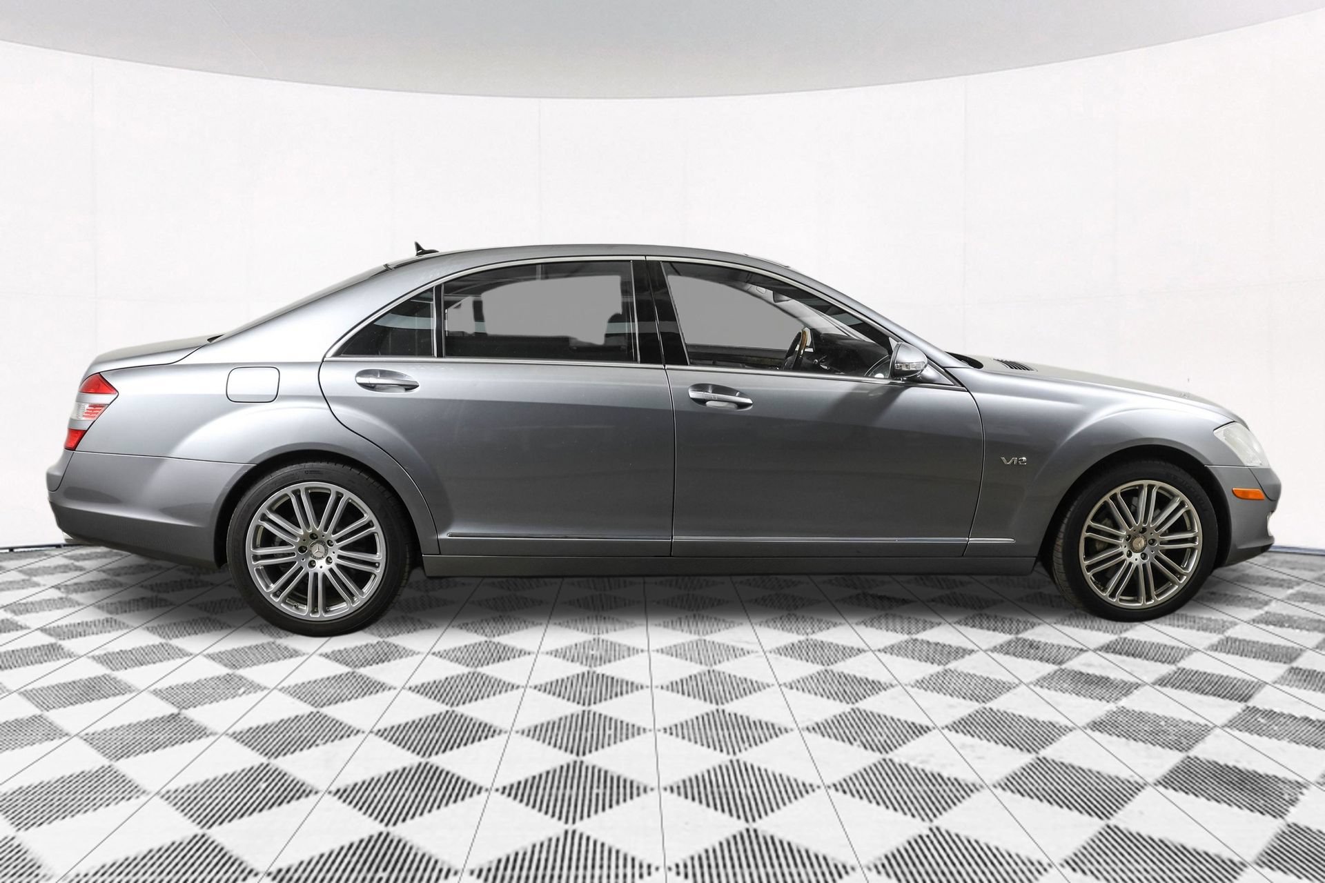 Used 2007 Mercedes-Benz S 600 image 12