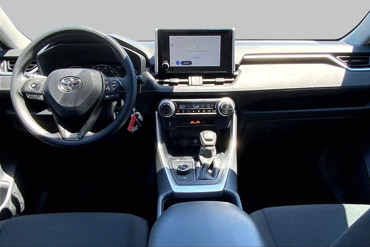 Used 2025 Toyota RAV4 LE AWD/4WD image 15