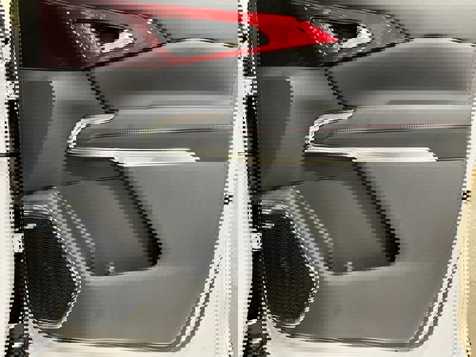 Used 2024 Chevrolet Traverse RS image 24