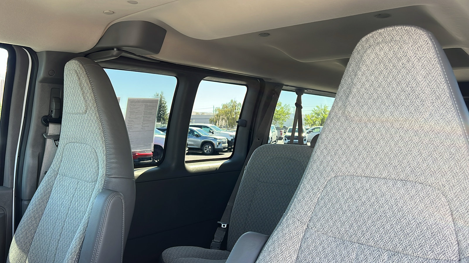Certified 2025 Chevrolet Express 3500 LT w/ LT Preferred Equipment Group RWD image 18