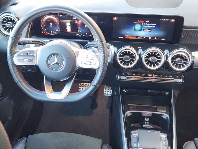 Used 2022 Mercedes-Benz GLB 250 4MATIC image 27