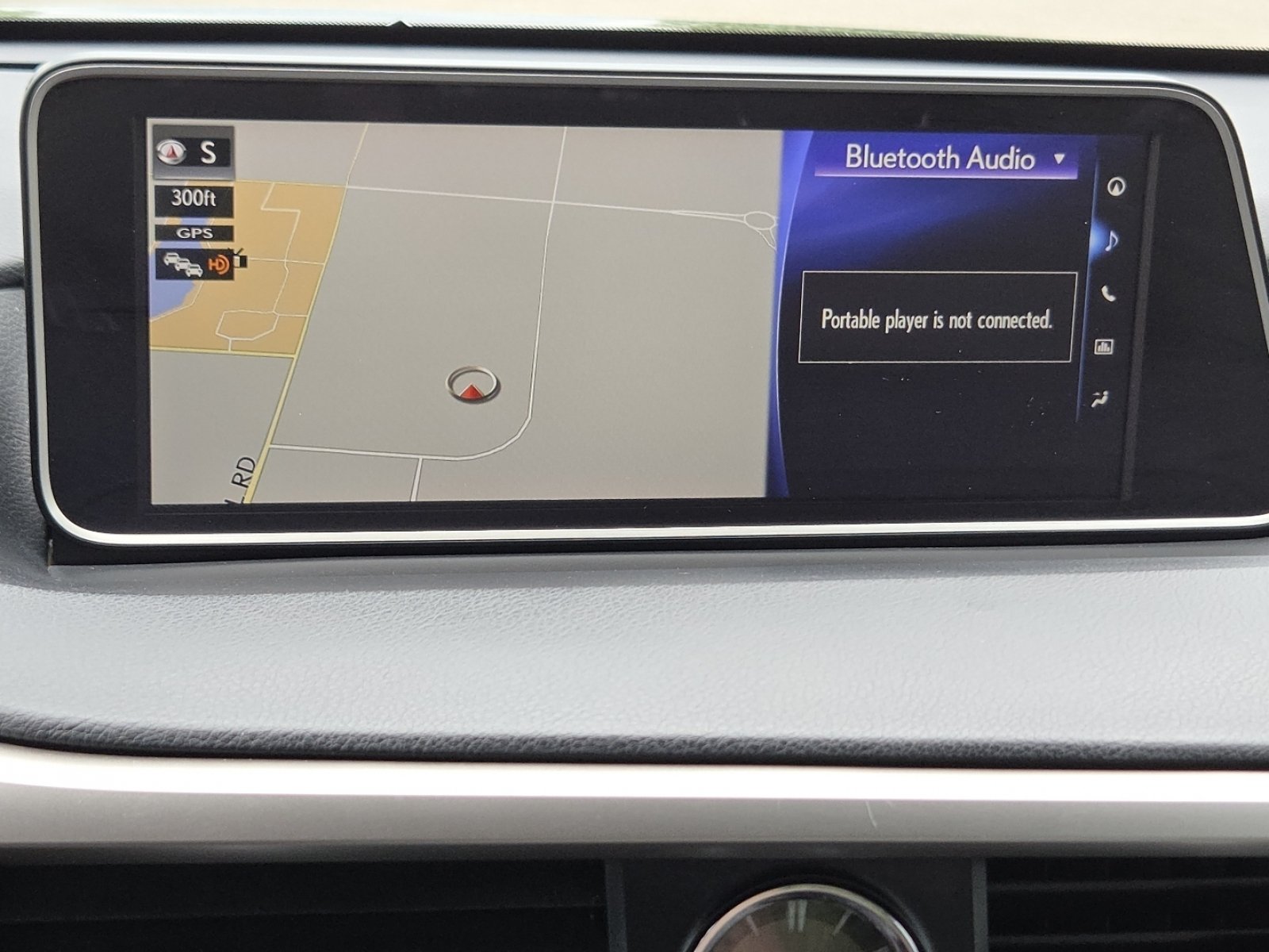 Used 2016 Lexus RX 450h AWD w/ Accessory Package image 4