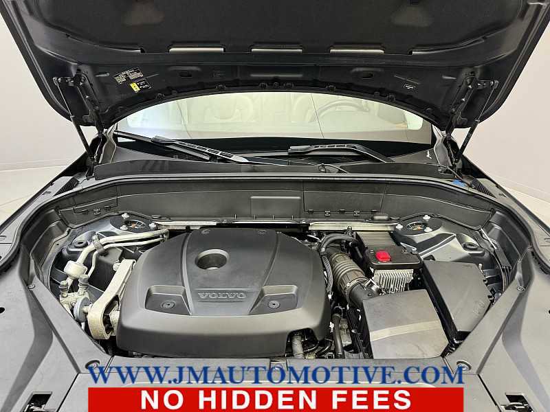 Used 2021 Volvo XC90 T6 Momentum image 10