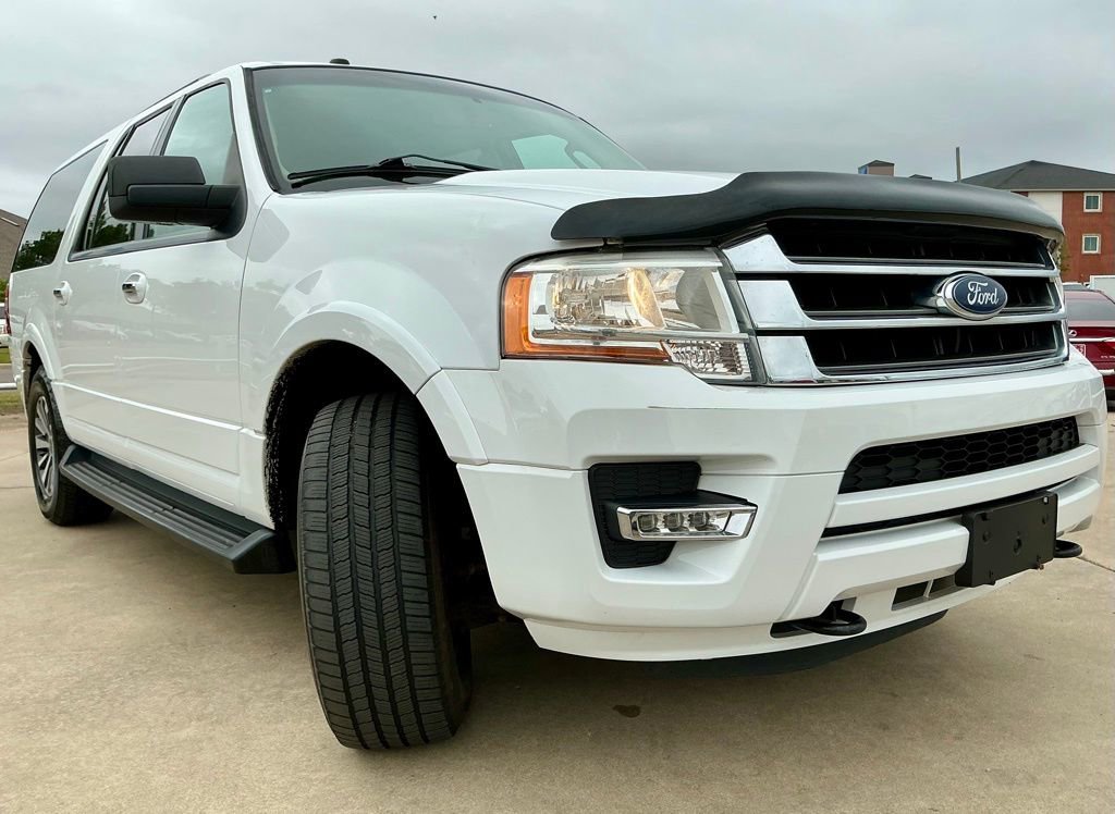 Used 2017 Ford Expedition EL XLT w/ Equipment Group 201A AWD/4WD image 2