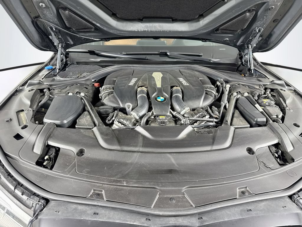Used 2018 BMW 750i xDrive AWD/4WD image 33