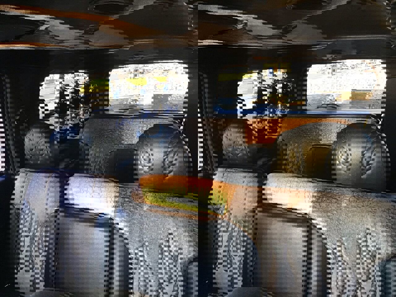 Used 2001 Ford Excursion XLT image 32