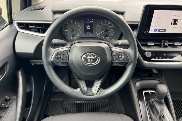Used 2025 Toyota Corolla LE w/ LE Premium Package FWD image 19