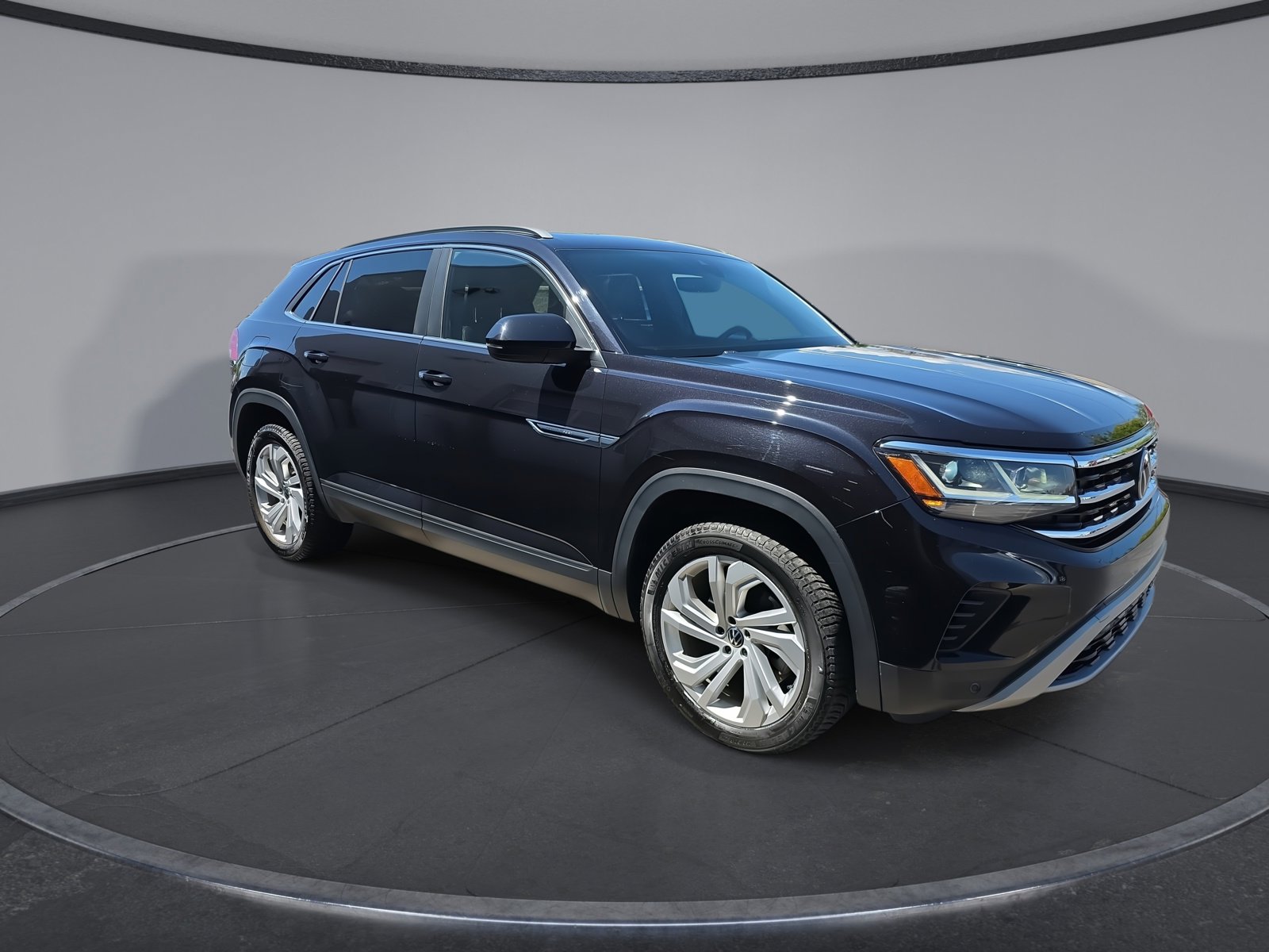 Used 2020 Volkswagen Atlas Cross Sport SEL AWD/4WD image 3