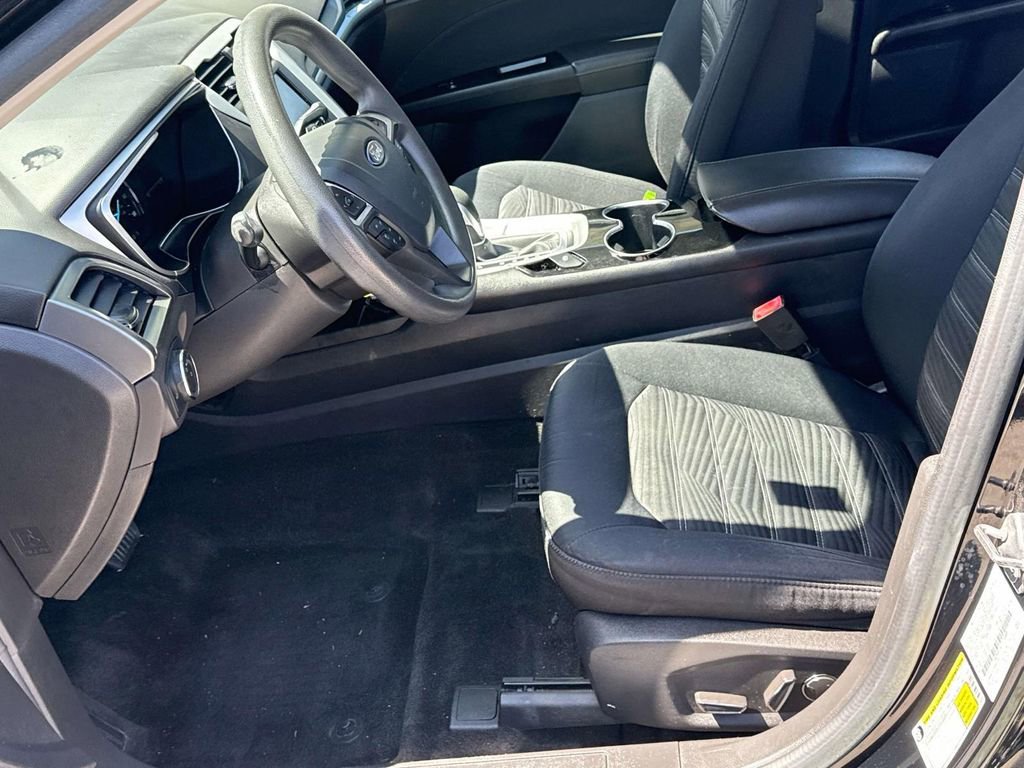 Used 2016 Ford Fusion SE FWD image 22