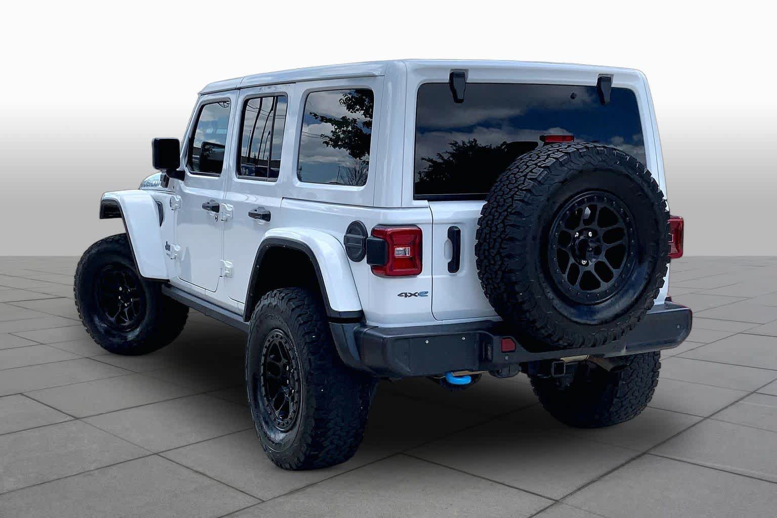 Used 2021 Jeep Wrangler Unlimited Rubicon 4xe w/ Cold Weather Group AWD/4WD image 12