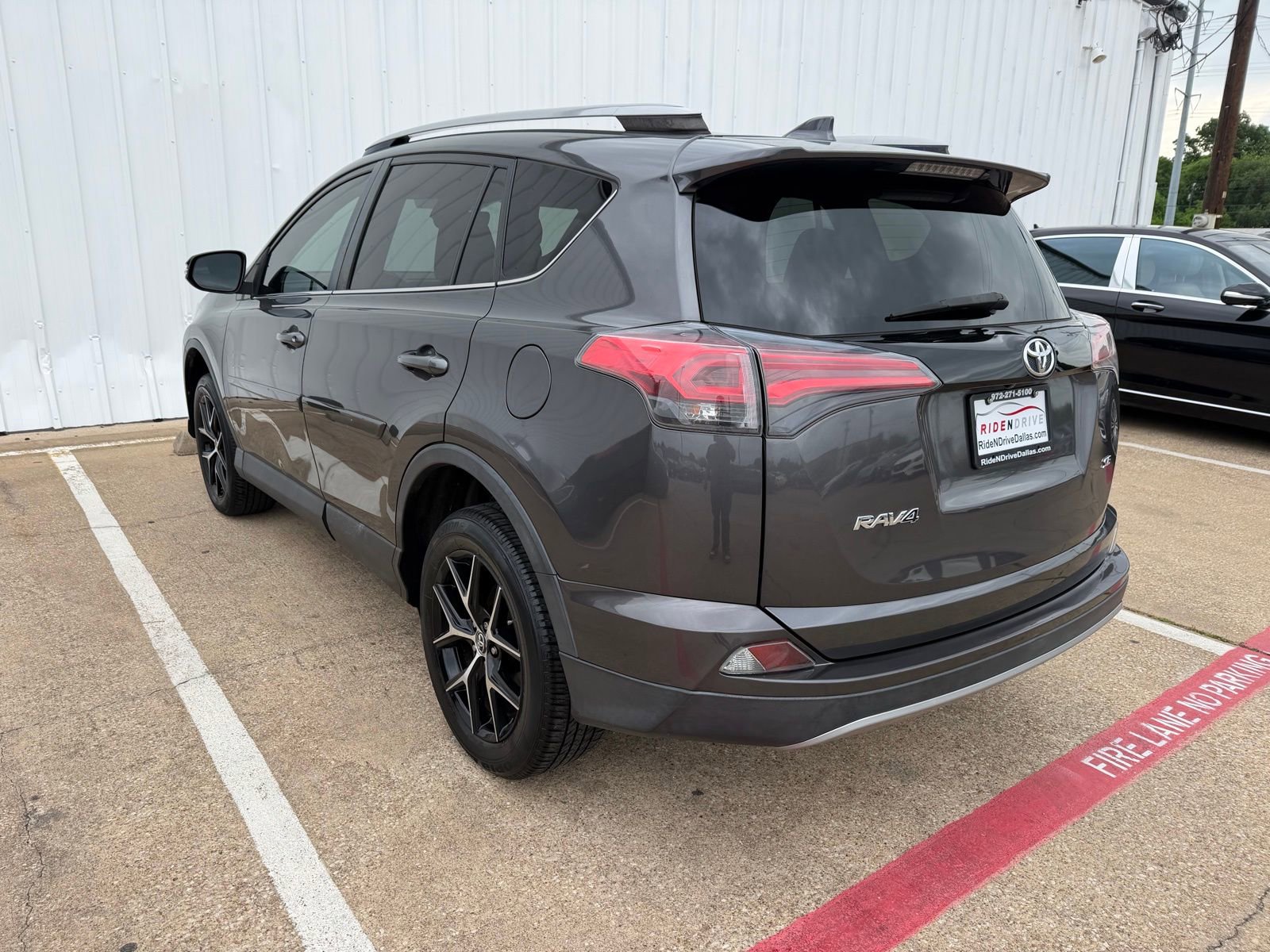 Used 2018 Toyota RAV4 SE w/ Power Extra Value Package image 4