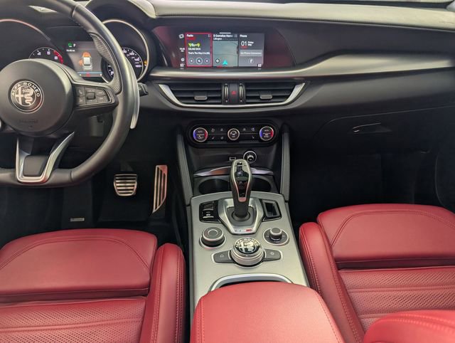 Used 2023 Alfa Romeo Stelvio Veloce AWD/4WD image 26