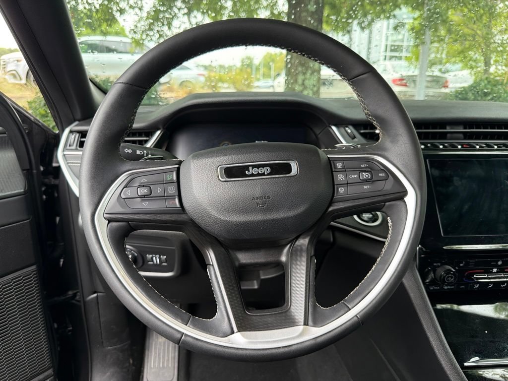 Used 2024 Jeep Grand Cherokee Altitude AWD/4WD image 14