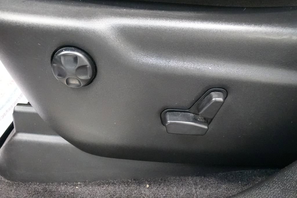 Used 2018 Jeep Grand Cherokee Trailhawk w/ Trailhawk Luxury Group image 17