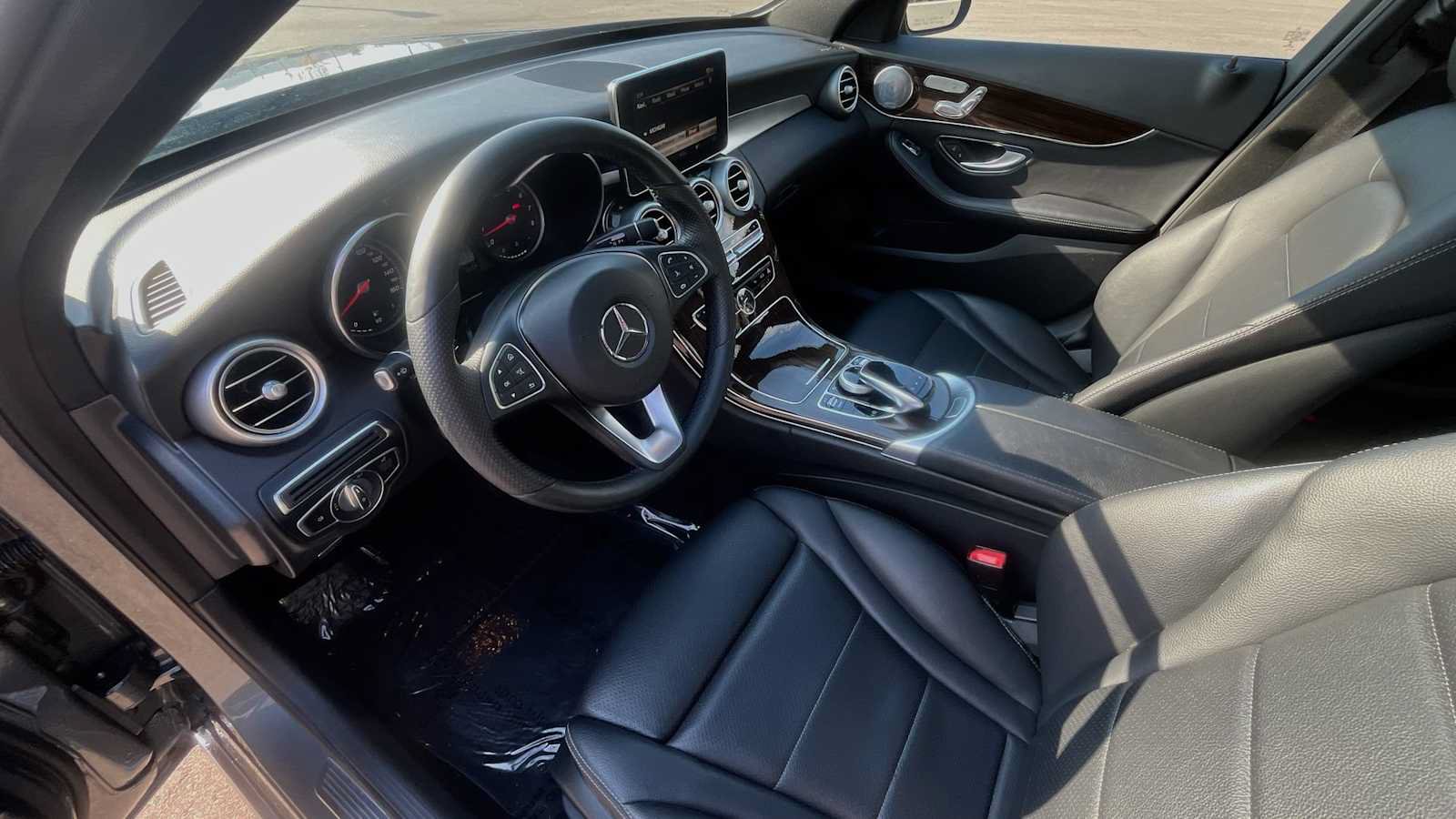 Used 2018 Mercedes-Benz C 300 4MATIC Sedan image 13