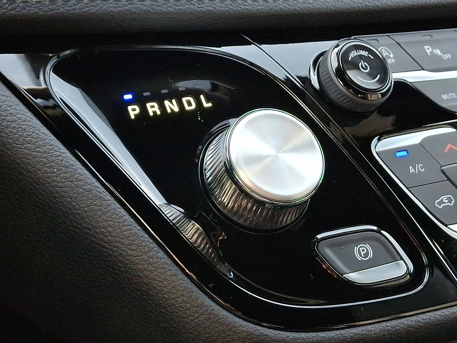 New 2026 Chrysler Pacifica Select FWD image 10
