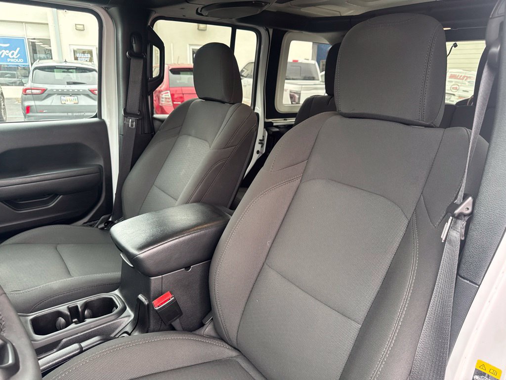 Used 2023 Jeep Wrangler Unlimited Sport AWD/4WD image 12