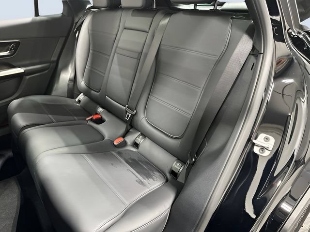 Used 2026 Mercedes-Benz GLC 300 4MATIC image 31