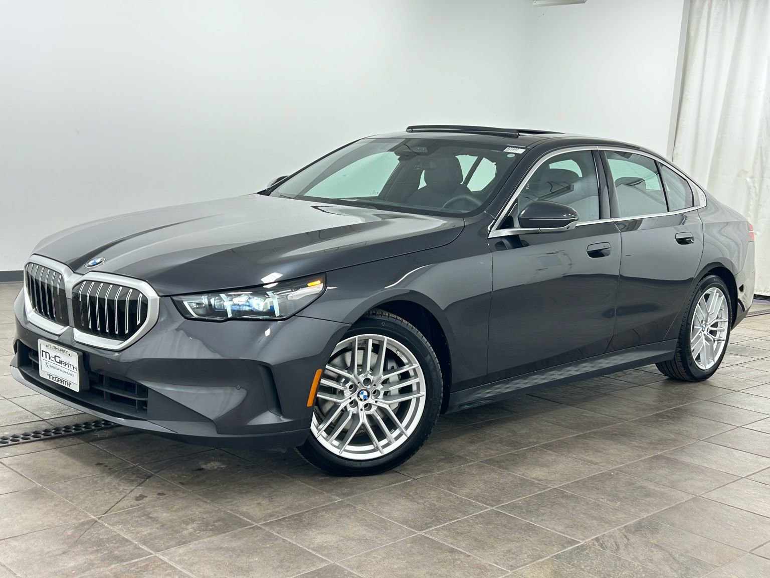 Used 2025 BMW 530i xDrive w/ Premium Package image 43