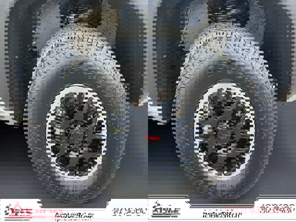 Used 2024 Toyota Tacoma TRD Off-Road image 14