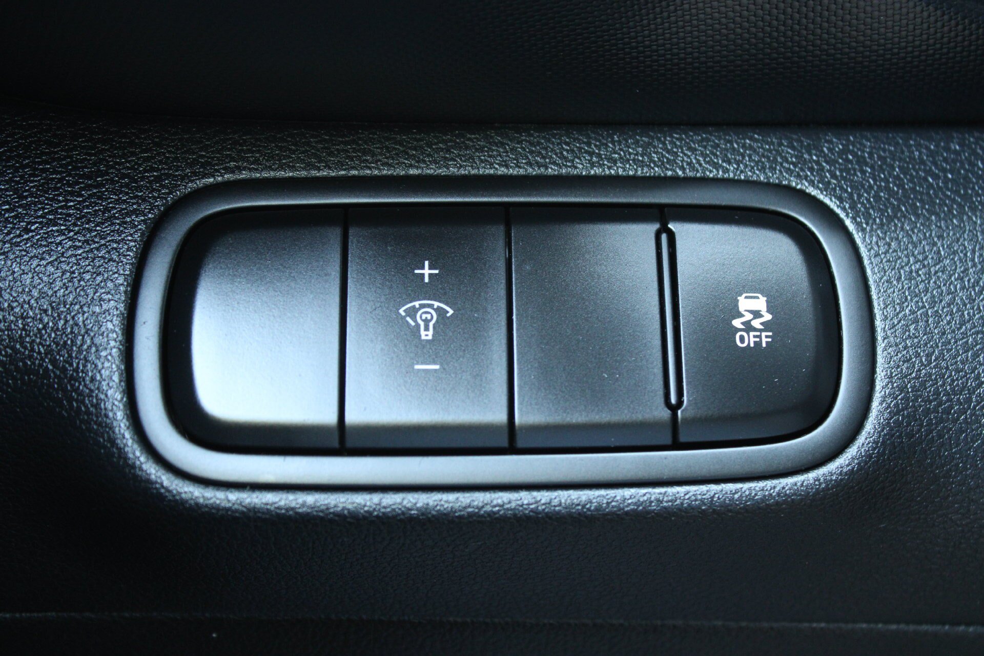 Used 2025 Hyundai Venue SEL FWD image 25