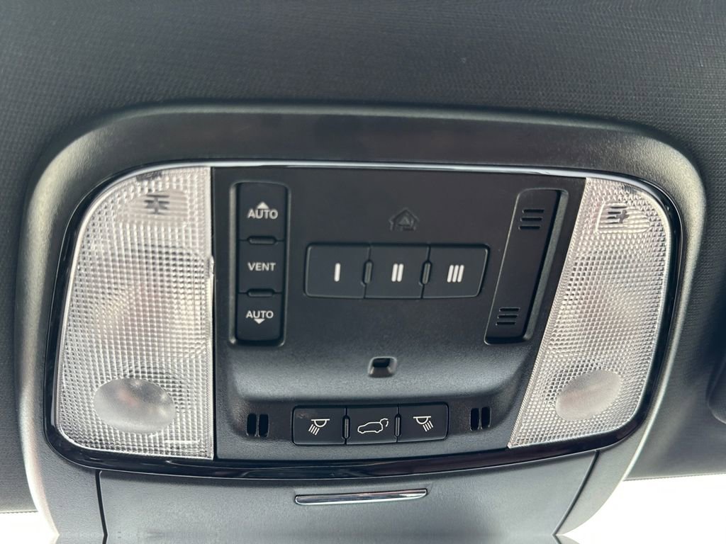 Used 2023 Dodge Durango GT image 23