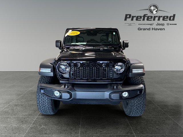 Used 2025 Jeep Wrangler Sport AWD/4WD image 12