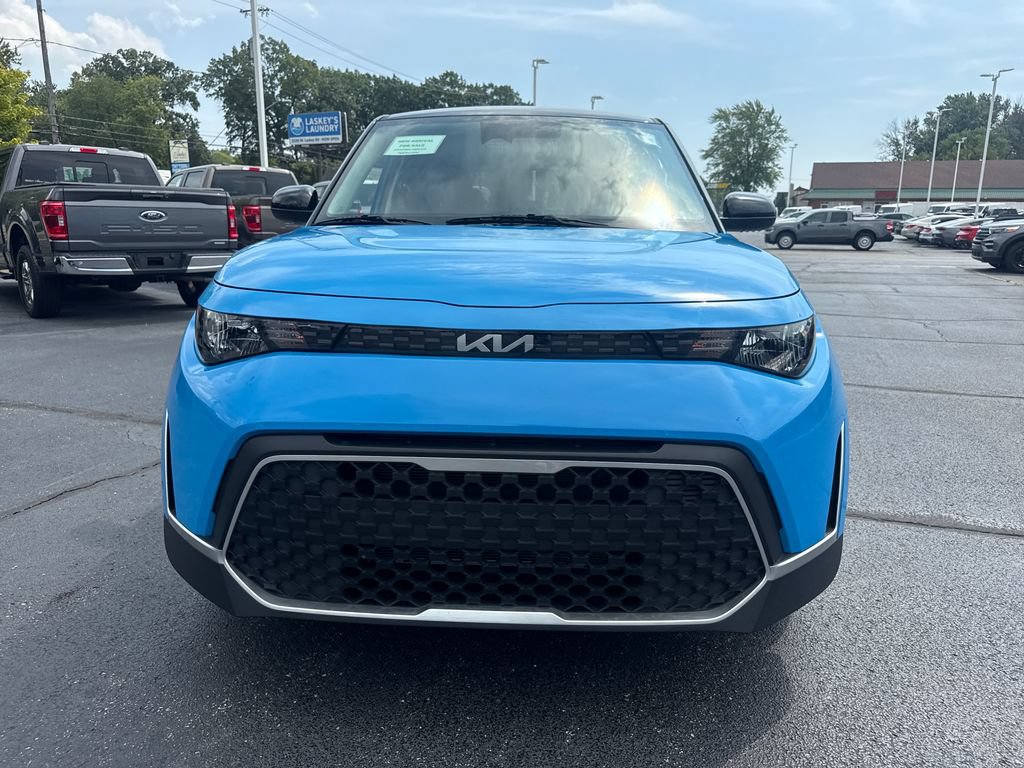 Used 2025 Kia Soul S FWD image 3