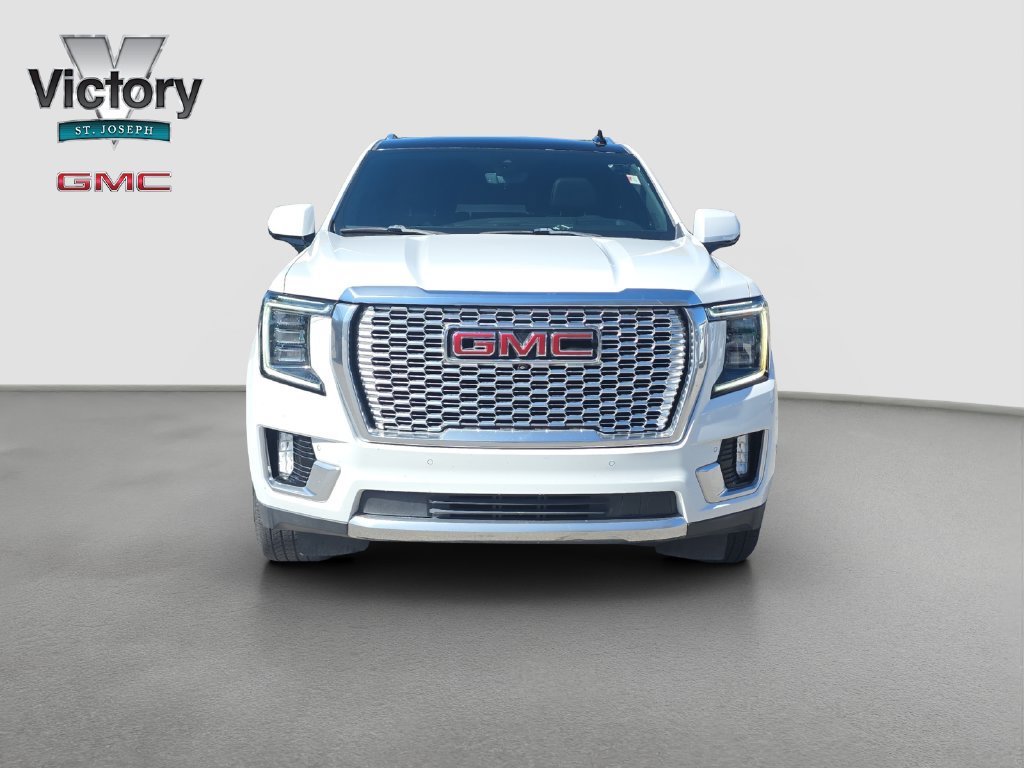 Used 2021 GMC Yukon Denali w/ Denali Premium Package AWD/4WD image 2