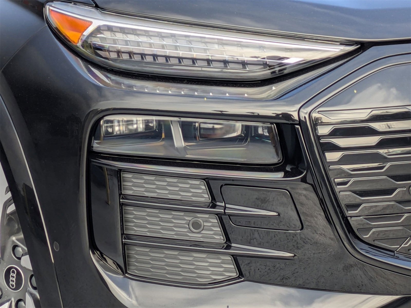 New 2025 Audi Q6 e-tron Premium Plus image 16